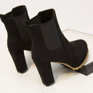 Chunky Ankle Boots with Gum Bottoms | Size 6